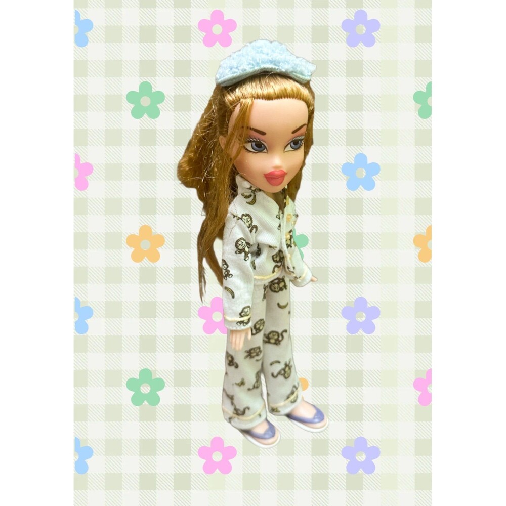 MGA Entertainment vintage Bratz Cloe doll